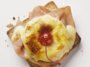Toast Hawaii in vier Varianten - Rezept