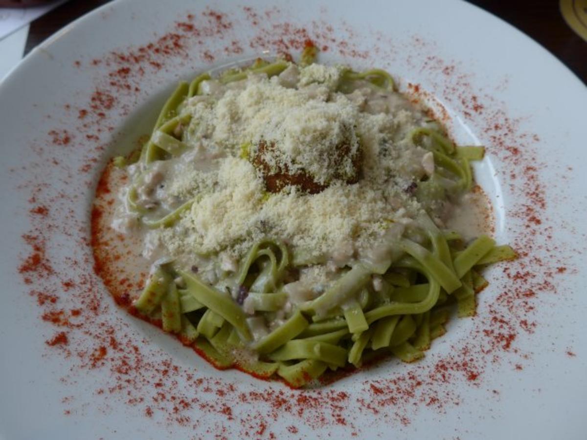 Grüne Bandnudeln mit Walnuss -Sahne - Sauce - Rezept