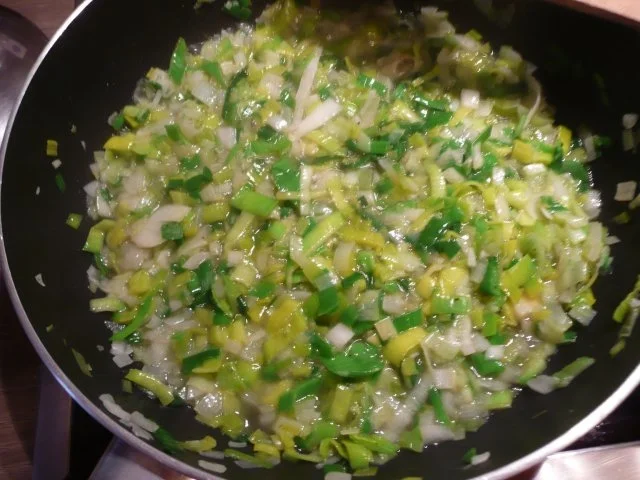 Ein lecker grünes Sößchen , nicht nur zu gefüllter Parika. - Rezept - Bild Nr. 5