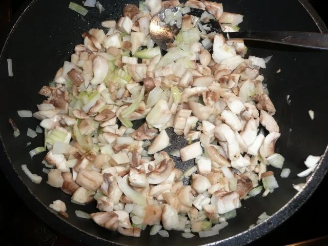 Ein lecker grünes Sößchen , nicht nur zu gefüllter Parika. - Rezept - Bild Nr. 8