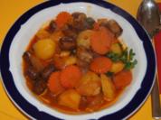 Wurst-Gulasch mit Nürnberger Rostbratwürstchen - Rezept
