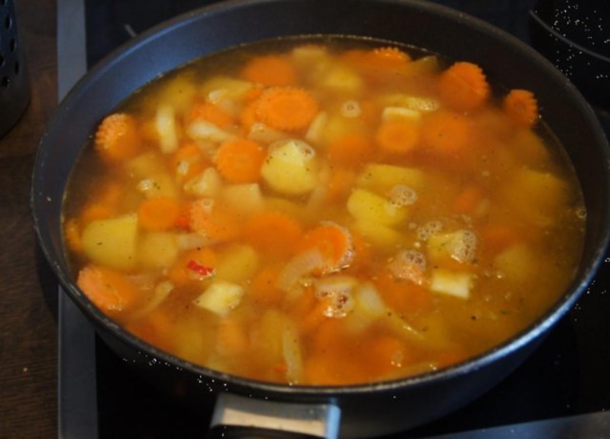 Wurst-Gulasch mit Nürnberger Rostbratwürstchen - Rezept - Bild Nr. 8