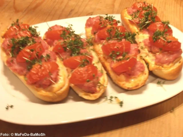 Rezept: Zwiebelmett-Baguette Bild Nr. 2 Zwiebelmett-Baguette - Rezept - Bild Nr. 2