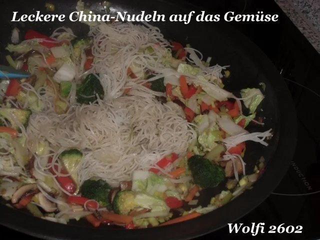 Rezept: Gemüse : WOK Gemüse pur mit China-Reis-Nudeln Bild Nr. 9 Gemüse : WOK Gemüse pur mit China-Reis-Nudeln - Rezept - Bild Nr. 9