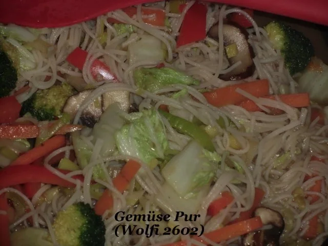 Rezept: Gemüse : WOK Gemüse pur mit China-Reis-Nudeln Bild Nr. 10 Gemüse : WOK Gemüse pur mit China-Reis-Nudeln - Rezept - Bild Nr. 10