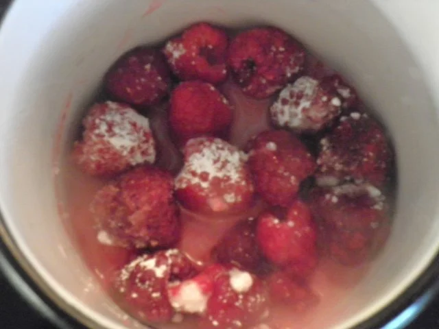 Rezept: Valentins - Dessert ... ein Dessert zum Verlieben ... ;-) Bild Nr. 21 Valentins - Dessert ... ein Dessert zum Verlieben ... ;-) - Rezept - Bild Nr. 21