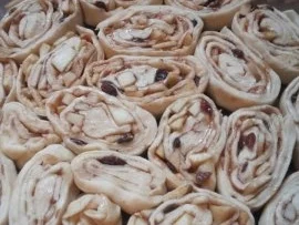 Rezept: Apfel-Rosinen-Schnecken Bild Nr. 2 Apfel-Rosinen-Schnecken - Rezept - Bild Nr. 2