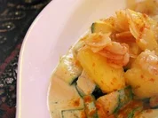 Vegetarische indische Zucchini-Frischkäse-Pfanne mit karamellisierten Ananas - Rezept