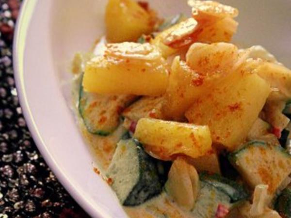 Vegetarische indische Zucchini Frischkäse Pfanne mit karamellisierten ... Vegetarische indische Zucchini Frischkäse Pfanne mit karamellisierten ...