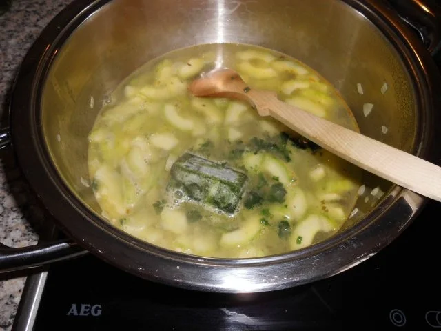 Gurken-Spinatsüppchen mit Schinkentopping>> - Rezept - Bild Nr. 4