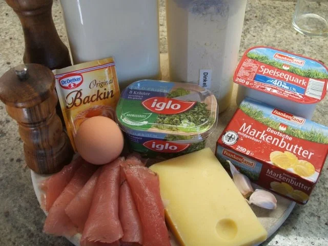 Pikantes Backen: Gefüllte Kräuterbutterhörnchen - Rezept - Bild Nr. 2