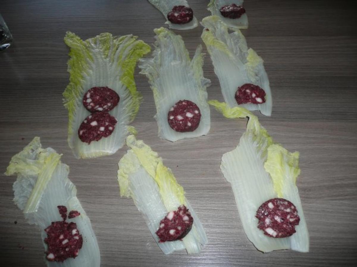 Gefüllte Chinakohlröllchen an Zucchini - Puffer. - Rezept - Bild Nr. 2