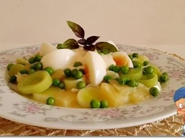Lauch- Ananas-Erbsen Salat mit Eiern und  Joghurtsauce - Rezept