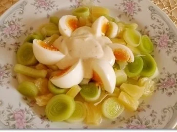 Lauch- Ananas-Erbsen Salat mit Eiern und  Joghurtsauce - Rezept - Bild Nr. 12