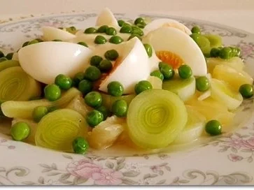 Lauch- Ananas-Erbsen Salat mit Eiern und  Joghurtsauce - Rezept - Bild Nr. 13