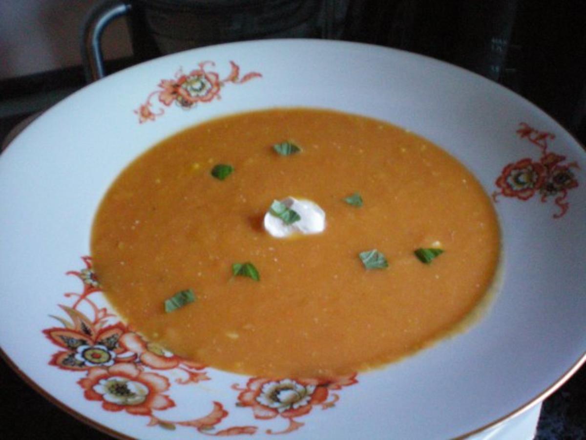 Bilder für Suppe: Möhren-Ingwer-Orangensuppe - Rezept