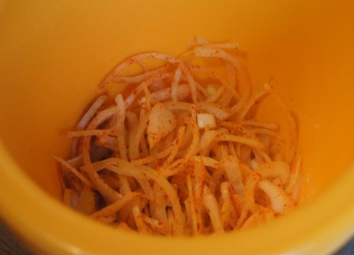 Kassler-Kotelett mit Rosenkohl, Röstzwiebeln und Möhren-Kartoffelstampf - Rezept - Bild Nr. 9