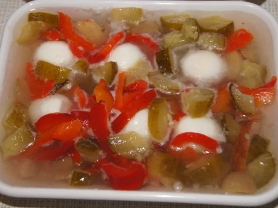 Sülze mit Kassler-Kotelett, Wachteleiern und Gemüse - Rezept - Bild Nr. 6