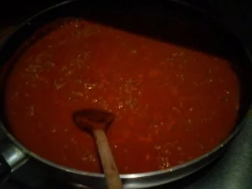 Rezept: Spaghetti Bolognese mit einer selbstgemachten Tomatensoße Bild Nr. 4 Spaghetti Bolognese mit einer selbstgemachten Tomatensoße - Rezept - Bild Nr. 4