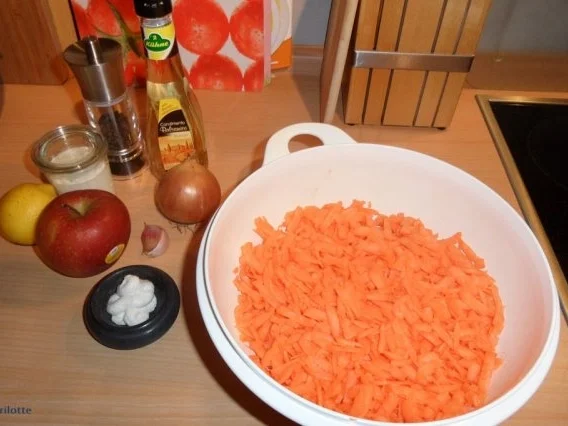 Rezept: Karottensalat mit Meerrettich Bild Nr. 3 Karottensalat mit Meerrettich - Rezept - Bild Nr. 3