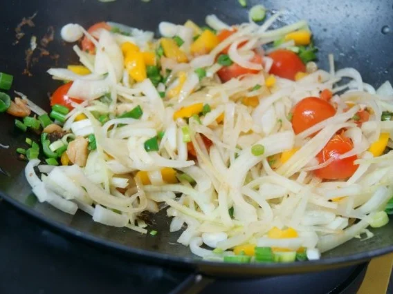 Jetzt wird wie wild gewokt: Lachs und Kabeljaufilet - Rezept - Bild Nr. 6