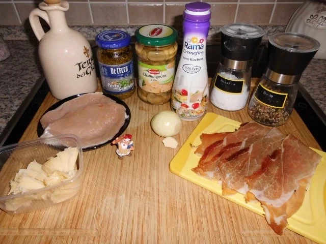 Rezept: Feinschmecker-Schnitzel mit Pesto-Champignons>> Bild Nr. 2 Feinschmecker-Schnitzel mit Pesto-Champignons>> - Rezept - Bild Nr. 2