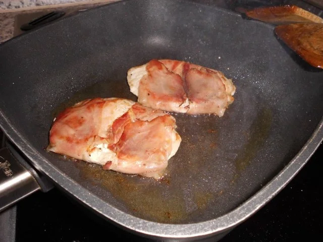 Rezept: Feinschmecker-Schnitzel mit Pesto-Champignons>> Bild Nr. 4 Feinschmecker-Schnitzel mit Pesto-Champignons>> - Rezept - Bild Nr. 4