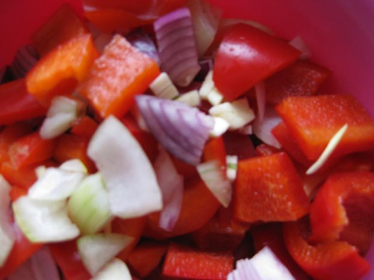 Putengulasch mit Paprika und Zwiebeln - Rezept - kochbar.de