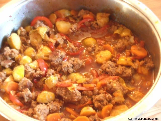 Rezept: Hack-Rosenkohl-Eintopf Bild Nr. 2 Hack-Rosenkohl-Eintopf - Rezept - Bild Nr. 2