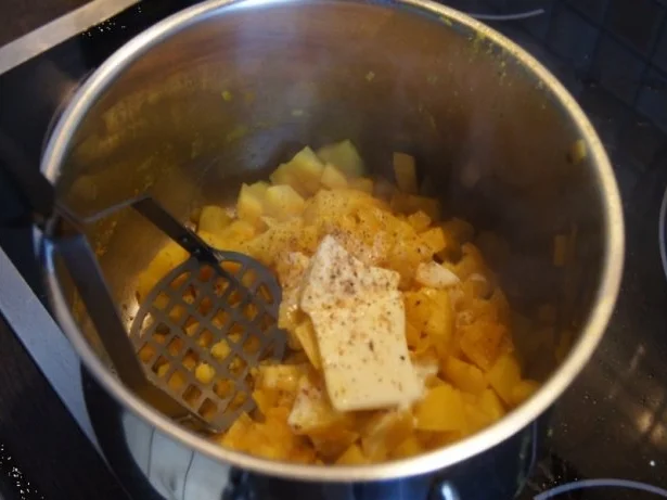 Rezept: Schnitzel mit Rosenkohl und Currypüree Bild Nr. 10 Schnitzel mit Rosenkohl und Currypüree - Rezept - Bild Nr. 10