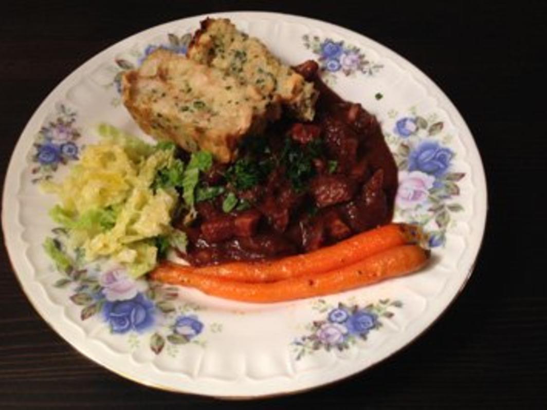 Maronen-Pilz-Ragout mit gebackenem Semmelknödel - Rezept - kochbar.de