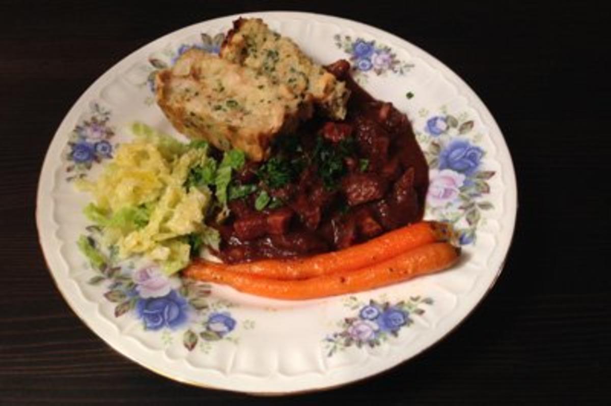 Bilder für Maronen-Pilz-Ragout mit gebackenem Semmelknödel - Rezept