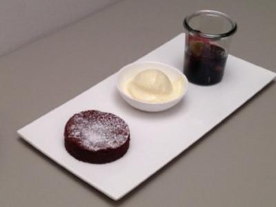 Schokoladentarte mit Portweinfeigen und Mascarpone-Eis - Rezept