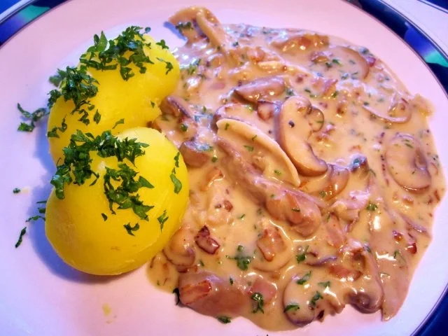 Ragout vom "Huhn" * mit braunen Champignons - Rezept