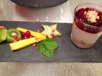 Rezept: Käsekuchencreme mit Fruchtsoße Käsekuchencreme mit Fruchtsoße - Rezept