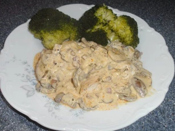 Hähnchen in Speck-Zwiebelsoße - Rezept