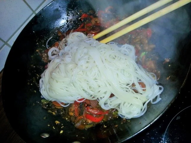 Bami Goreng - Rezept - Bild Nr. 8