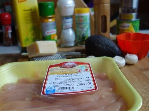 Hühnerfiletspitzen mit Risibisi und Avocado - Rezept - Bild Nr. 2