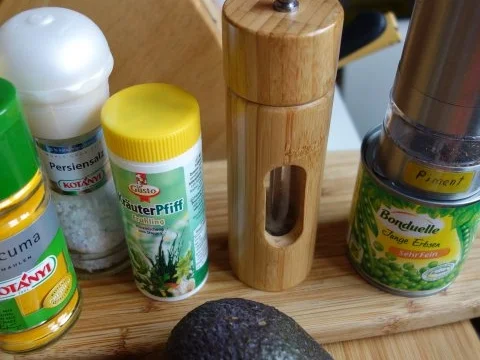 Hühnerfiletspitzen mit Risibisi und Avocado - Rezept - Bild Nr. 3