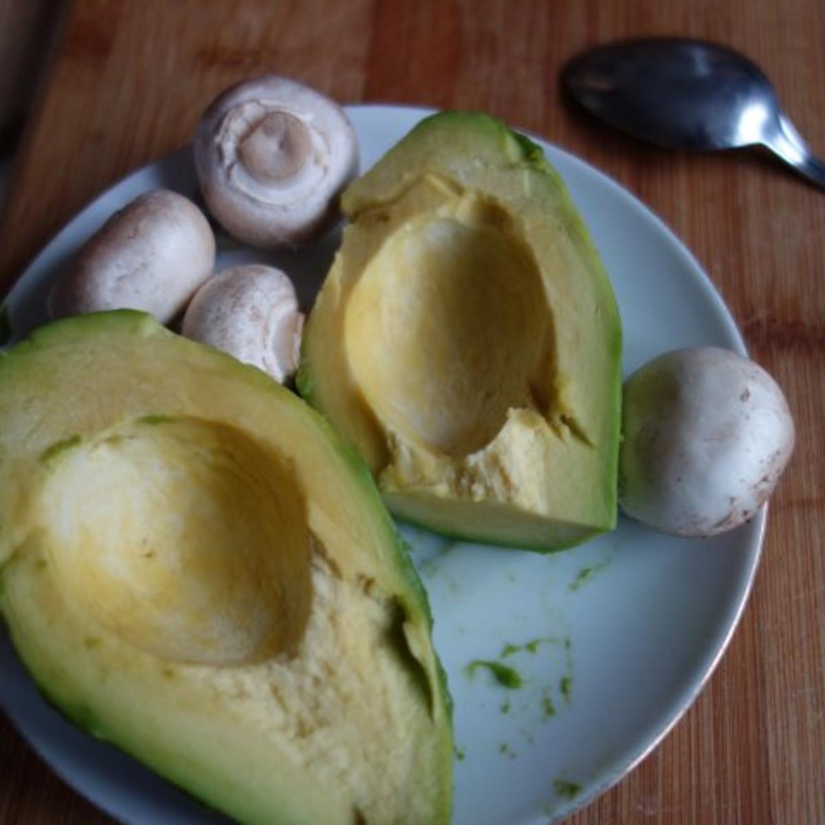 Hühnerfiletspitzen mit Risibisi und Avocado - Rezept - Bild Nr. 6