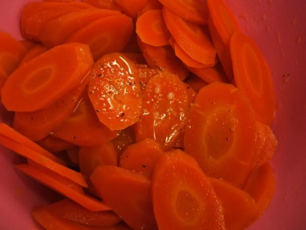 Salate: Vanille-Möhren mit Orangendressing auf Babyspinat - Rezept ...