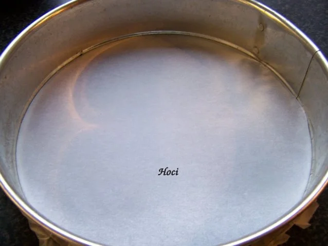 Schokoladencremtorte mit schillernder "Krone" - Rezept - Bild Nr. 3