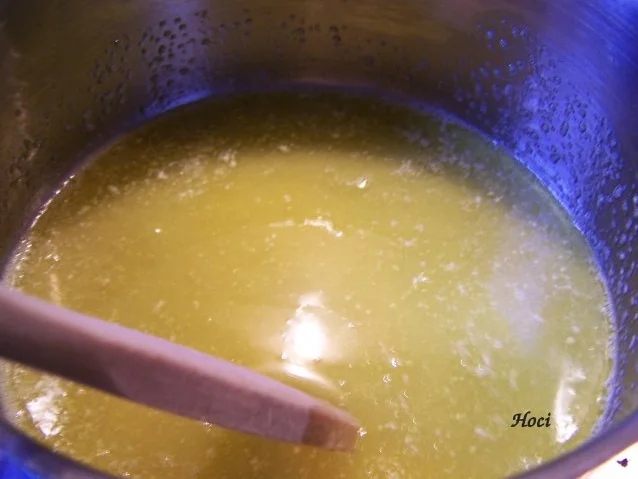 Schokoladencremtorte mit schillernder "Krone" - Rezept - Bild Nr. 5