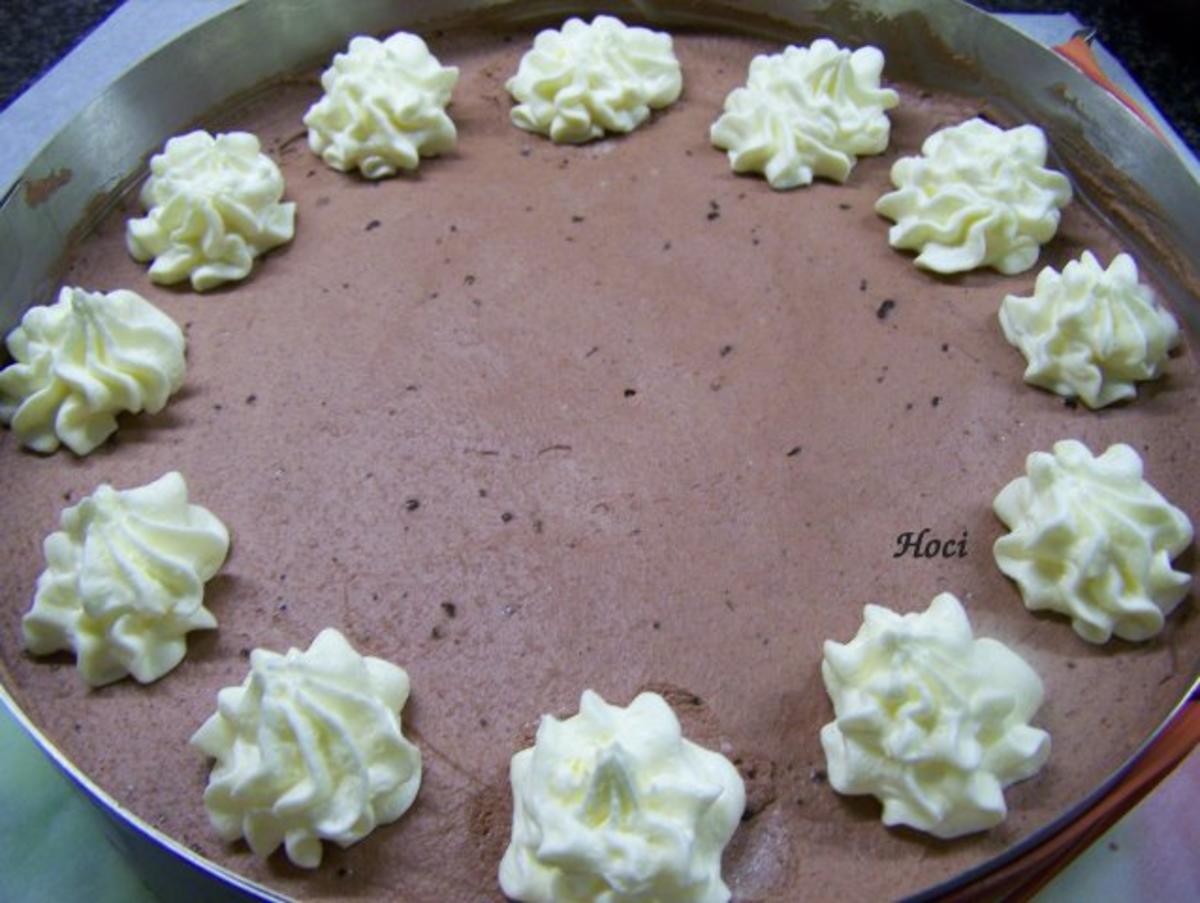 Schokoladencremtorte mit schillernder "Krone" - Rezept - Bild Nr. 12