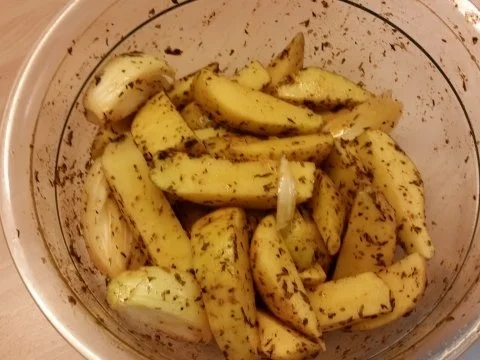 Ofenkartoffeln mit Kotelett und Käuterbutter - Rezept - Bild Nr. 2