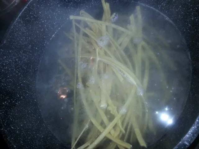 Rezept: Handgemachte Tagliatelle in Schinken-Chinakohlsauce Bild Nr. 7 Handgemachte Tagliatelle in Schinken-Chinakohlsauce - Rezept - Bild Nr. 7
