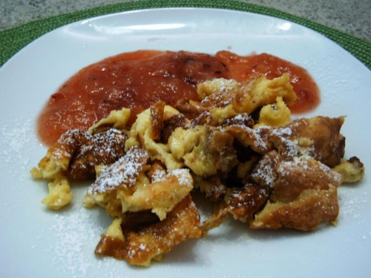 Bilder für Kaiserschmarren mit Preiselbeer-Apfel-Mus - Rezept