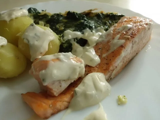 Rezept: Fisch: Lachs mit Spinatomelett und Kartoffeln Bild Nr. 5 Fisch: Lachs mit Spinatomelett und Kartoffeln - Rezept - Bild Nr. 5