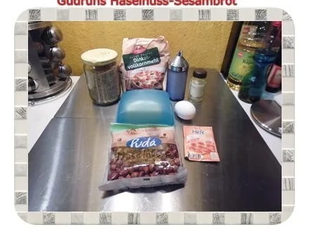 Brot: Haselnuss-Sesam-Brot - Rezept - Bild Nr. 2