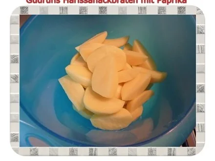 Hackfleisch: Dekus-Hackbraten mit Harissa-Tomatensoße und Cajunofenkartoffeln - Rezept - Bild Nr. 3